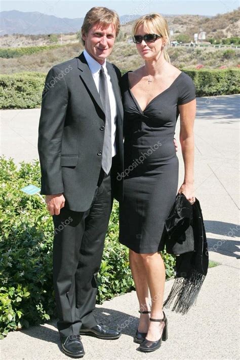 Wayne Gretzky And Wife Janet Jones Stock Editorial Photo