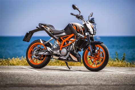 The power delivery is smooth all throughout the power band that happens with the help of a 6. New Motorcycle: KTM Duke 390 USA Price, Review and Specs