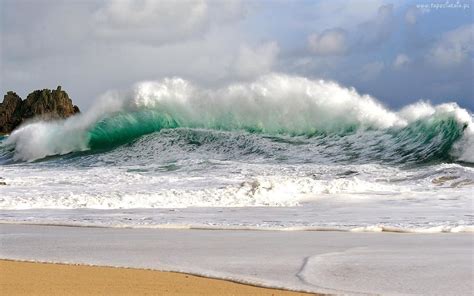 Pin By El Bieta Lemiech On Pla A Fale Beach Waves Surfing Waves Wallpaper Beach Wallpaper Waves