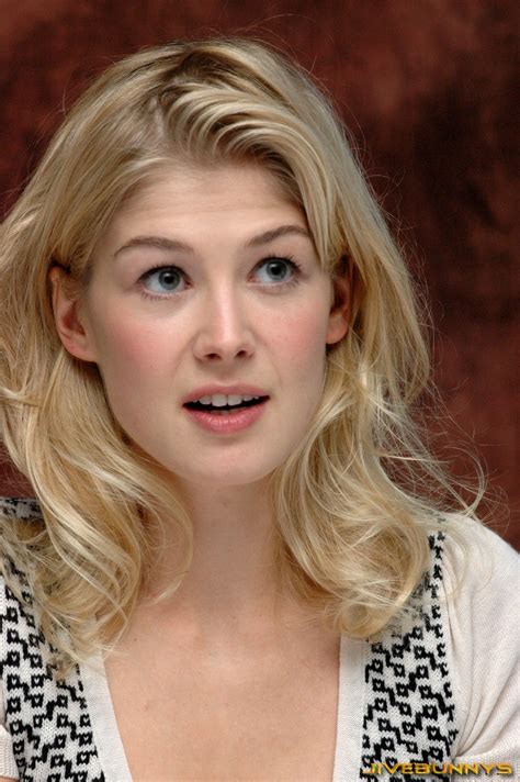 Hottest pictures of rosamund pike. Rosamund Pike special pictures (19) | Film Actresses