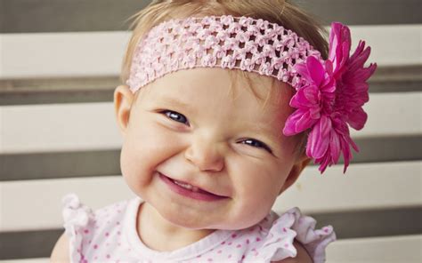 Девочка улыбка лицо цветок Дети Обои на рабочий стол Галерейка
