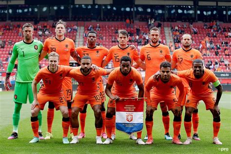 De Verdedigers Van Oranje Op Het Ek · Mee Met Oranje