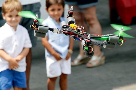 16/08/2019 el bogotazo el bogotazo fue la revuelta del pueblo por la muerte del candidato a la presidencia jorge eliécer gaitán, quien fue asesinado el 9 de abril 1948. Drones Para Niños - Guía Sobre El Mejor Dron Para Niños 2020