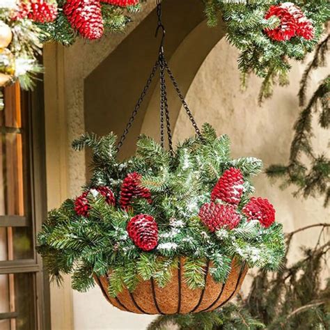 35 Awesome Diy Christmas Hanging Basket Ideas To Make Your Outdoors