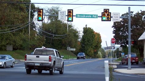 What Are The Laws About Left And Right Turn Signal Signs That Accompany