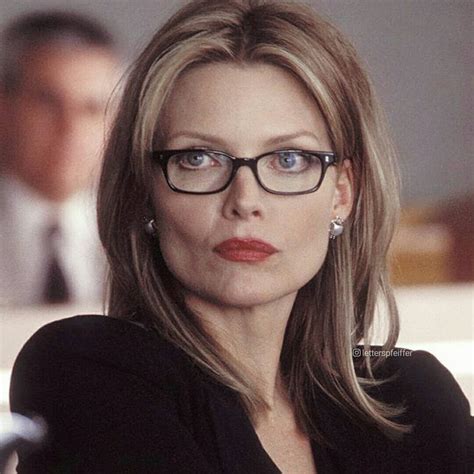 Pin By Anne Murray On Michelle Pfeiffer Michelle Pfeiffer Chic Short Haircuts Michelle