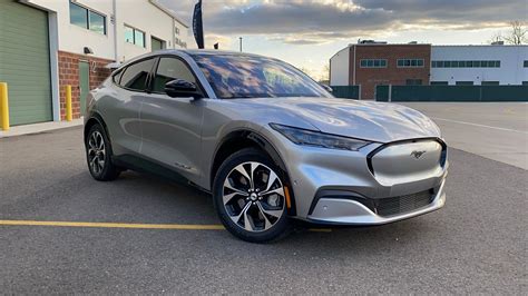 2021 Ford Mustang Mach E Electric Suv Charges Into The Future
