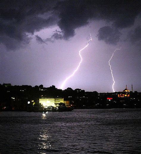 25 Electrifying Photos Of Lightning Bolts Skye On Aol Istanbul