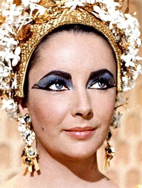 Elizabeth Taylor In Cleopatra 1963 Но иногда головные уборы напоминали