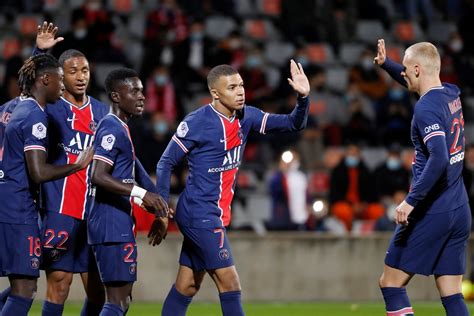 Ligue 1: Paris Saint-Germain Facing Big Threat from Memphis Depay's 10 ...