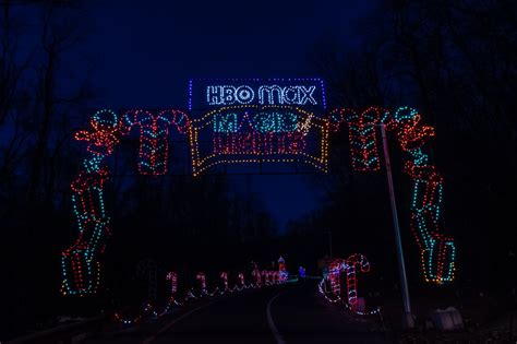 I Went To A Drive Through Holiday Lights Show In Nj And I Survived