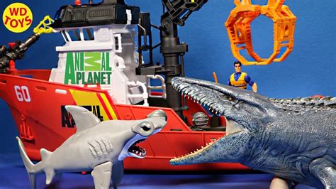 New Animal Planet Deep Sea Shark Research Playset Vs Mosasaurus