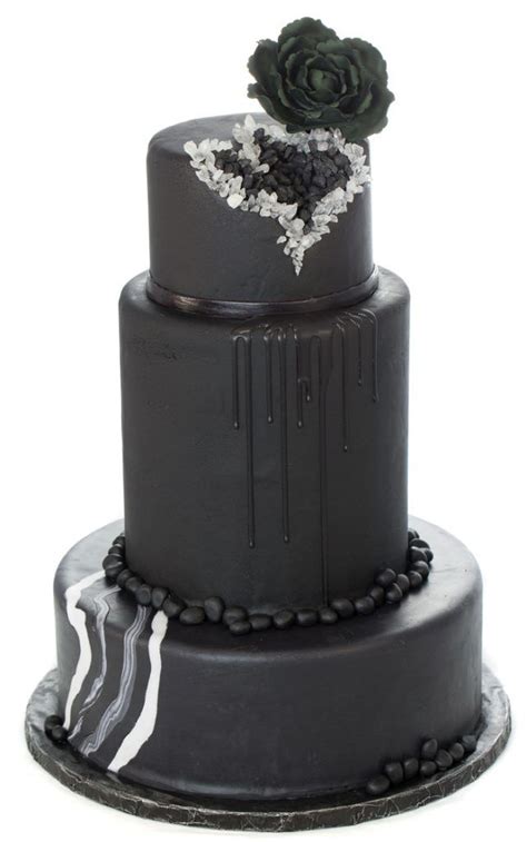 Local Bakeries Create Wedding Cakes Inspired By Jewels Todays Bride