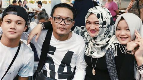Putri delina dan rizky febian menggelar jumpa pers di jalan jenderal ahmad yani no: Tak Seperti Rizky Febian, Putri Delina Ungkap Cara Haru ...
