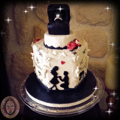 There are many engagement gifts for men from which you can choose what suits. Engagement cake -silhouette couple with sugar Diamond ring ...