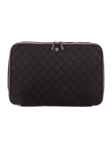 Chanel Quilted Laptop Case Accessories Cha157931 The Realreal
