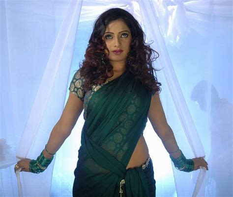 Sexy Indian Actress Saree Photos Hot Actress Udaya Bhanu In Green Saree Photos