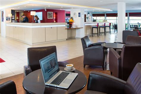 United kingdom, milton keynes, saxon gate, 500. Holiday Inn Express Milton Keynes