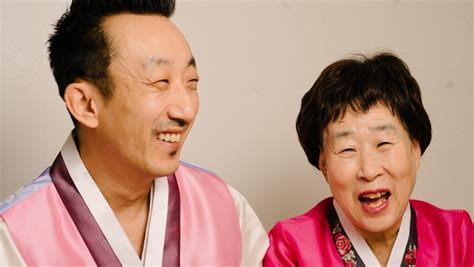 A Korean Adoptee From Minnesota Meets His Birth Mother In South Korea