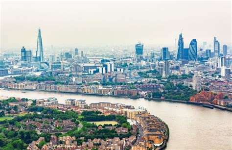 Thames River E A Skyline De Londres Foto De Stock Editorial Imagem De