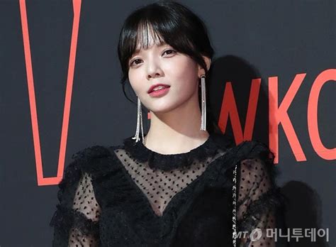 경제포털 매일경제에서 제공하는 시사.국제.문화.연예.스포츠 포토뉴스입니다. 권민아 "중학교 때 성폭행 당해..이름만 대면 아는 유명인"
