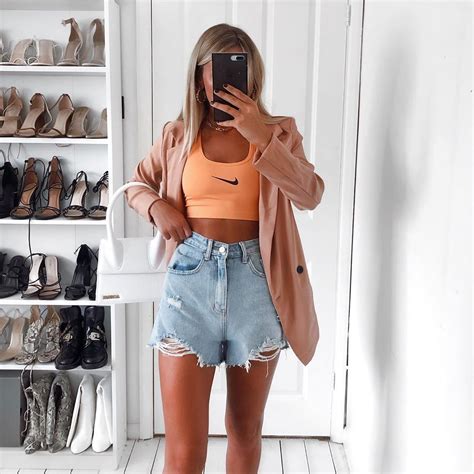 emily elaina grace в instagram sometimes gym clothes 🍊💥🍑🍣 fashion fashion outfits short