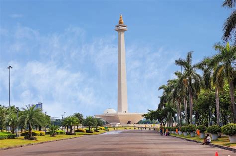 Sepedaan Keliling Jakarta Berawal Dan Berakhir Di Monas Where Your