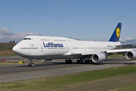 Lufthansa 747 8i Take Off Images K65636 02 Airlinereporter