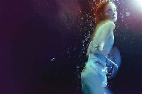 Zena Holloway Fotografiert Mode Unter Wasser F R Das B Inspired