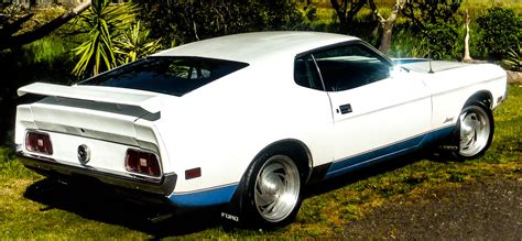 Used unique classic cars for sale at the cheapest prices in Melbourne.