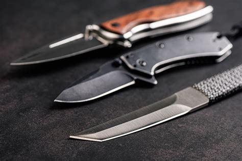 7 Best Tactical Knives From A Marines Perspective
