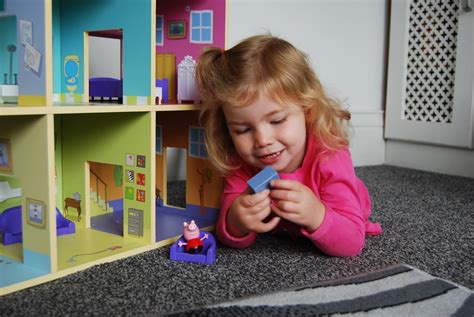 Chic Geek Diary Peppa Pig Peppas Wooden Playhouse Review