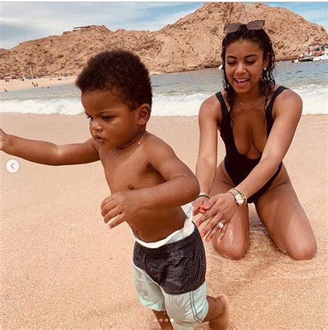 Kevin Hart S Wife Eniko Flaunts Her Hot Body As She Goes To The Beach