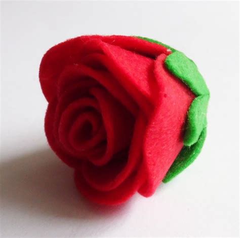 Cómo hacer rosas de fieltro Manualidades Rosas de fieltro Manualidades Fieltro