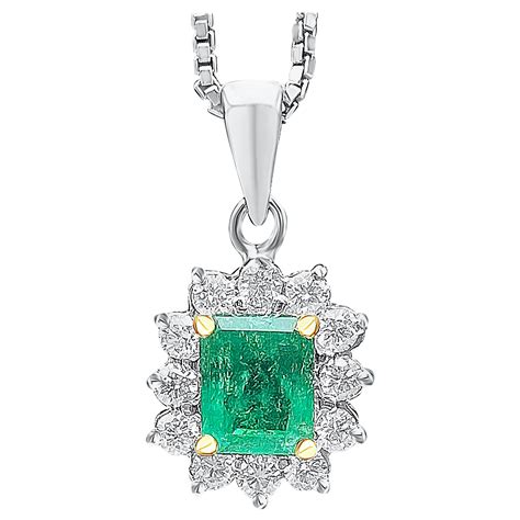1 Karat Kolumbianischer Smaragd Im Ovalschliff Und Diamant Anhänger Aus