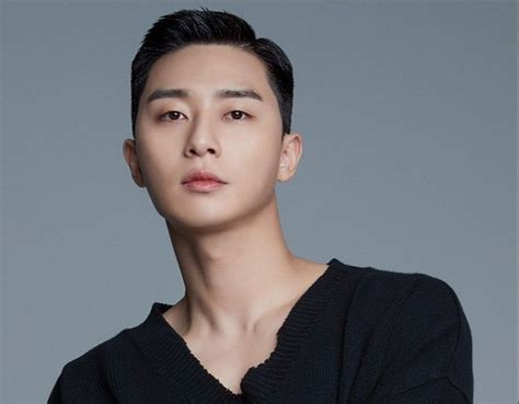 deleted photo of park seo joon and xooos in london resurfaces amid dating allegations koreaboo