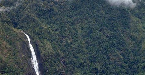 2 etnik orang asli di taman negara ialah batek dan semokberi. Air Terjun Taman Kinabalu Di Sabah Lokasi Mandi Manda Yang ...