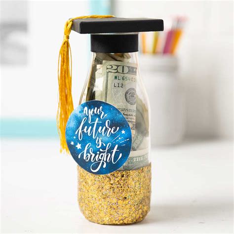 Choosing the perfect graduation gift for him in a year like this one is important with all that these grads have overcome. DIY Graduation Gift - Money Holder - Project | Plaid Online