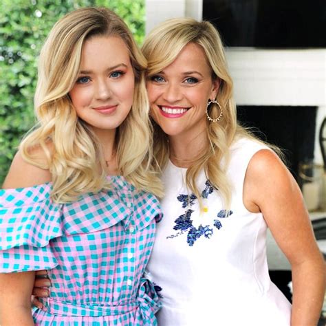 Reese Witherspoon Ava Phillippe Are The Cutest Motherdaughter Duo Reese Witherspoon Age