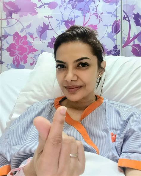 Najwa Shihab Diinfus Karena Gangguan Usus Postingannya Banjir Doa Seleb 3