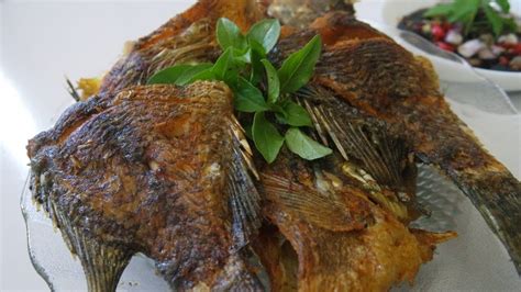 Ada beberapa variasi resep masakan ikan yang sehat dan lezat. Resep ikan nila goreng enak. - YouTube