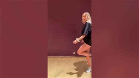 Two Girls Twerking Youtube