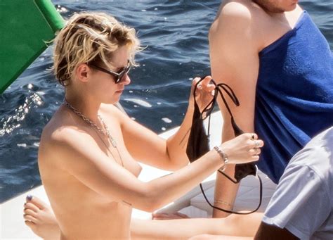 Kristen Stewart Caught By Paparazzi Topless And Bikini Thefappening Link