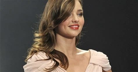 Celebrity Modeling Model Miranda Kerr Flashes Her Vagina
