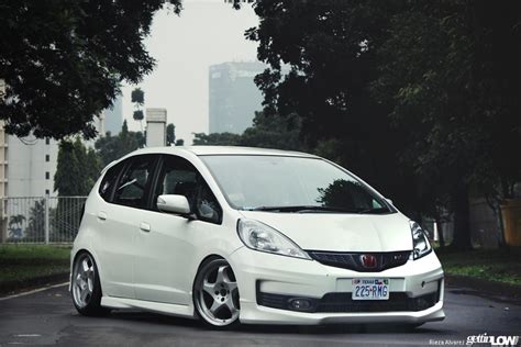 GETTINLOW - Kevin's 2012 White Honda Jazz RS