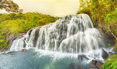 Top 5 Waterfalls In Sri Lanka Sri Lanka Activities Red Dot Tours