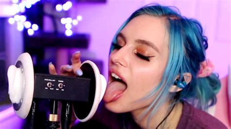 She Licked Her Mic Youtube