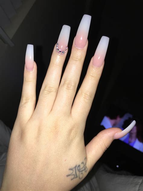 Ombré Nails With Rhinestones Nails In 2019 Coffen Nails Nails