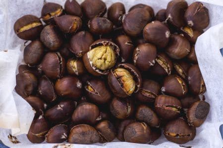 Trova immagini stock hd a tema castagnetta e milioni di altre foto, illustrazioni e contenuti vettoriali stock royalty free nella vasta raccolta di shutterstock. Castagne al forno | Castagne, Ricette, Forno