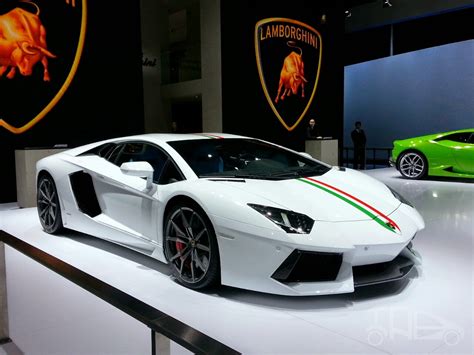 Passion For Luxury World Premiere Of The Lamborghini Aventador Lp 700